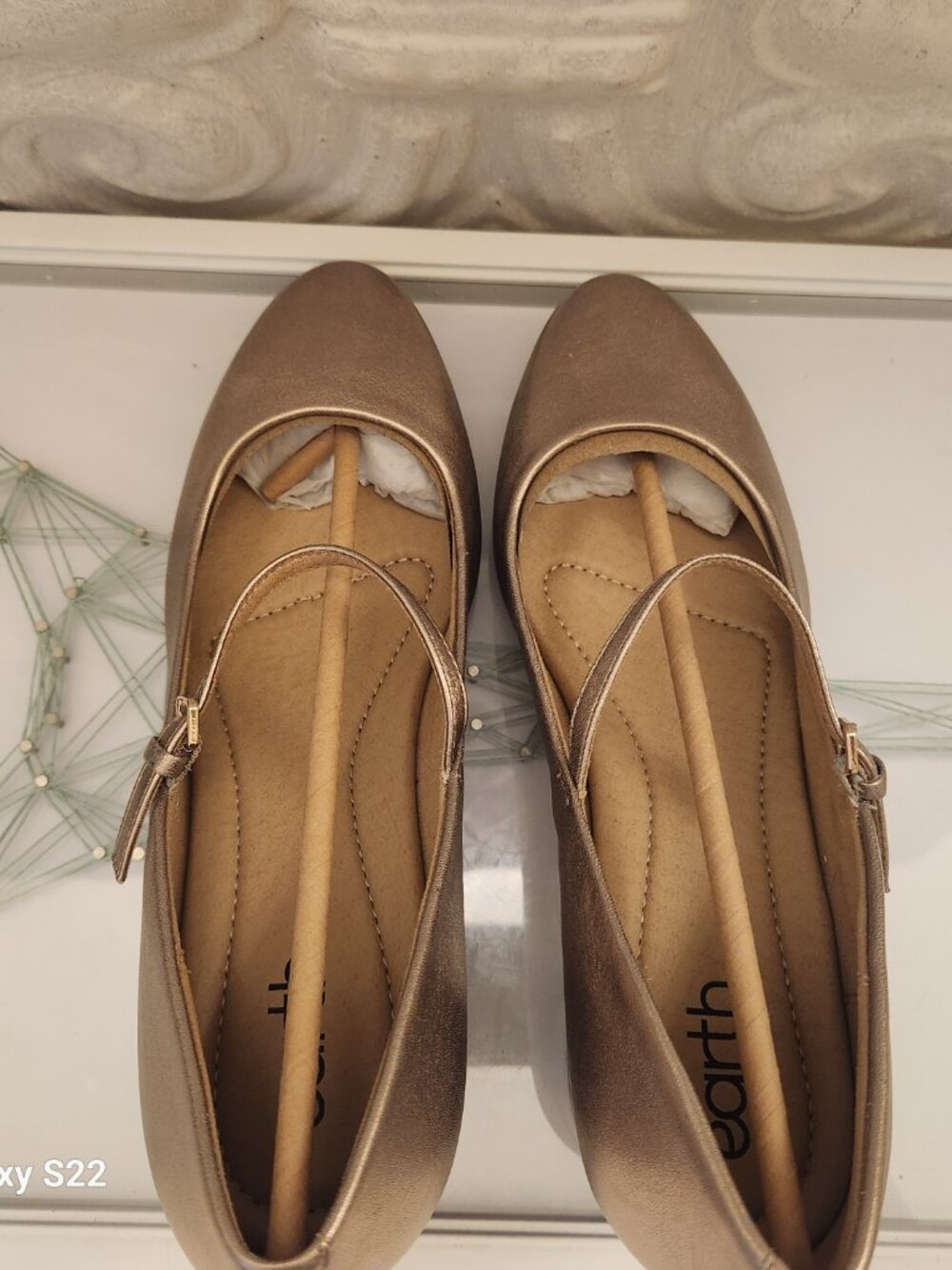 Earth Metallic Gold Mary Jane Block Heel Pumps - Picture 5 of 8